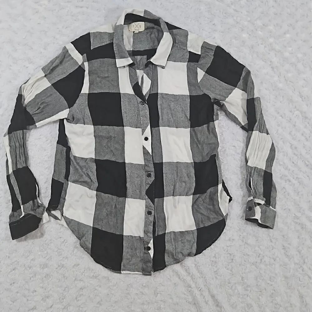 Thread and Supply Womens Size Medium Soft Black and White Plaid button top